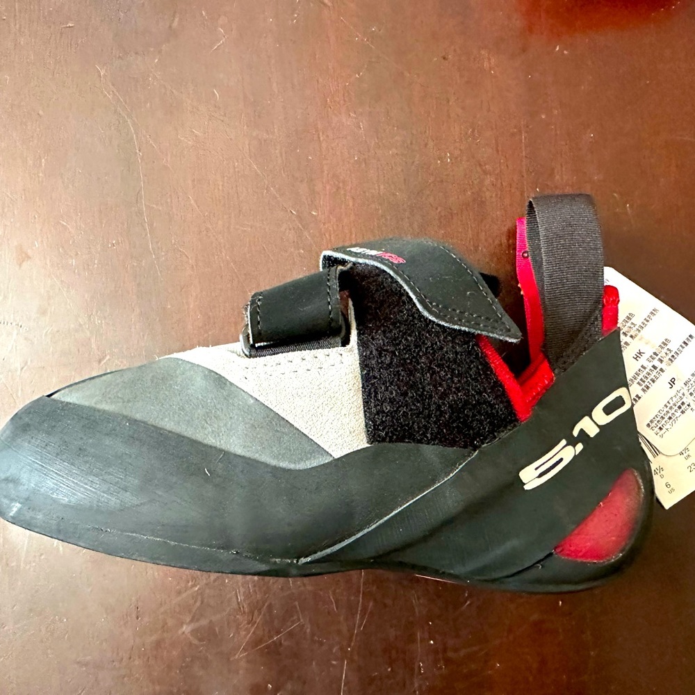 Stealth c4 climbing shoes
